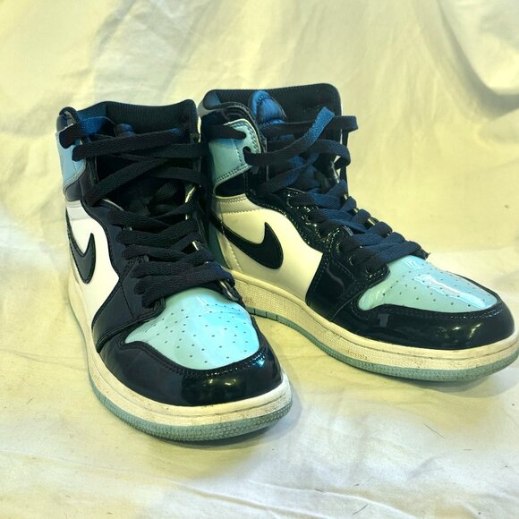 Nike Air Jordan 1 Retro High UNC Patent Leather CD0461-401 Shiny Blue White 6.5Y - Picture 1 of 7